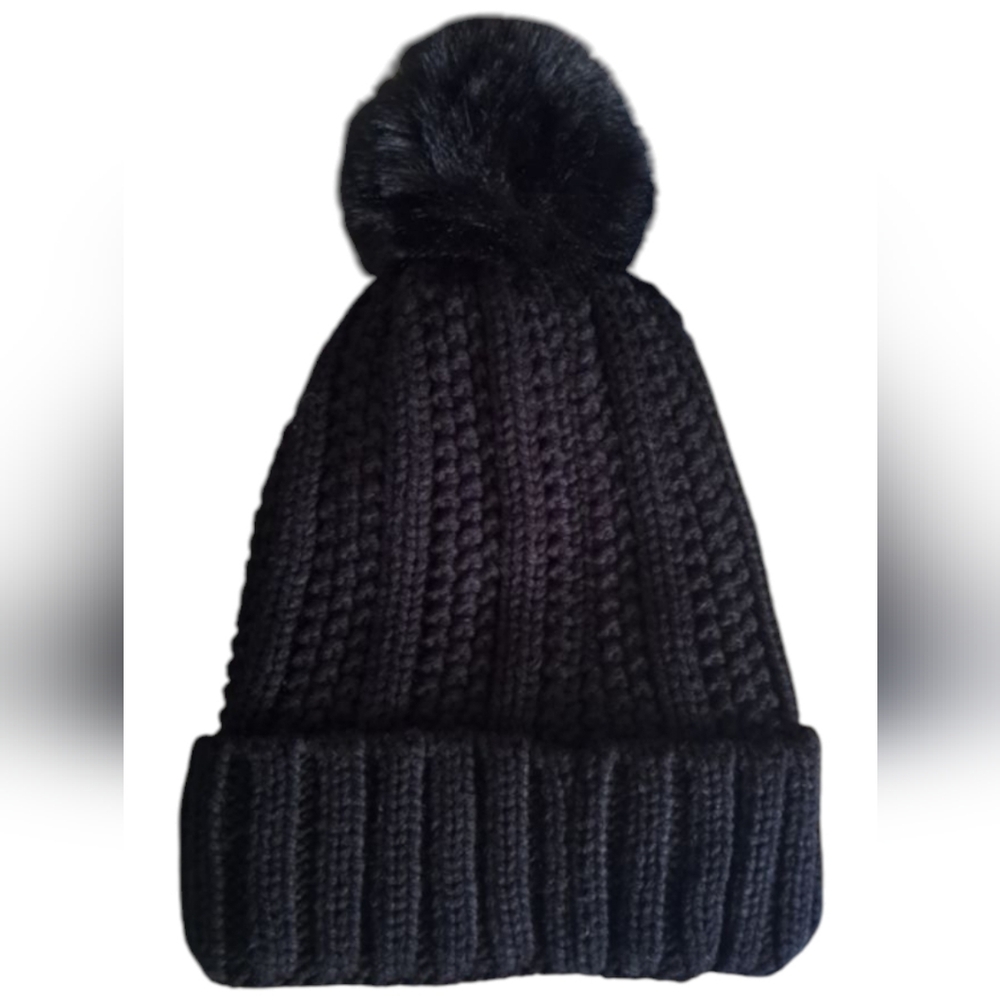 Black Fuzzy Pom Knit Hat Black Lining Men Women Teens Warm Comfy One Size NWOT